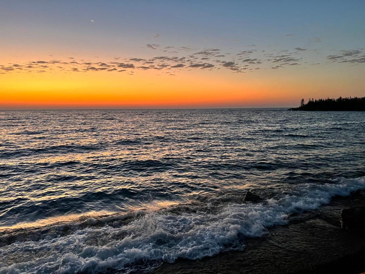 Shoreline Inn Grand Marais Εξωτερικό φωτογραφία
